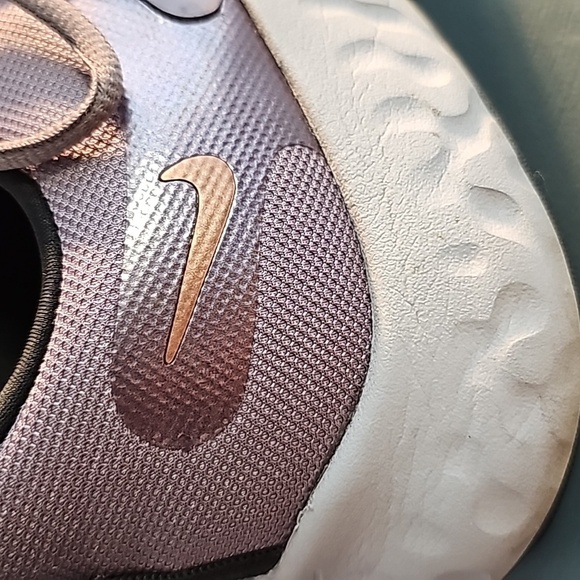 Women's Nike Renew in Season smoke metalic sneakers. Size 11.5. Athletic‎ - Picture 3 of 9